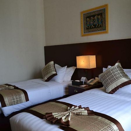 Hotel Broadway יאנגון מראה חיצוני תמונה