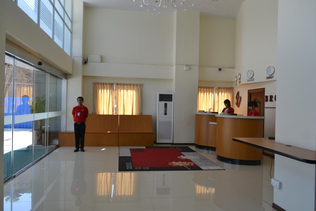 Hotel Broadway יאנגון מראה חיצוני תמונה