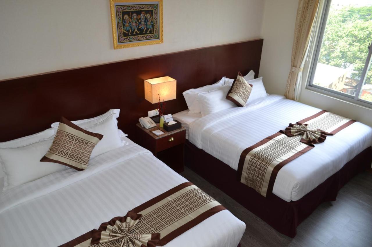 Hotel Broadway יאנגון מראה חיצוני תמונה