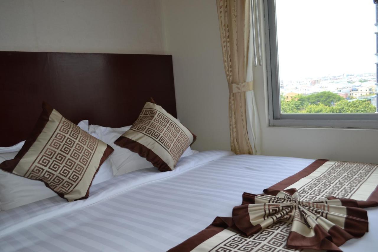 Hotel Broadway יאנגון מראה חיצוני תמונה