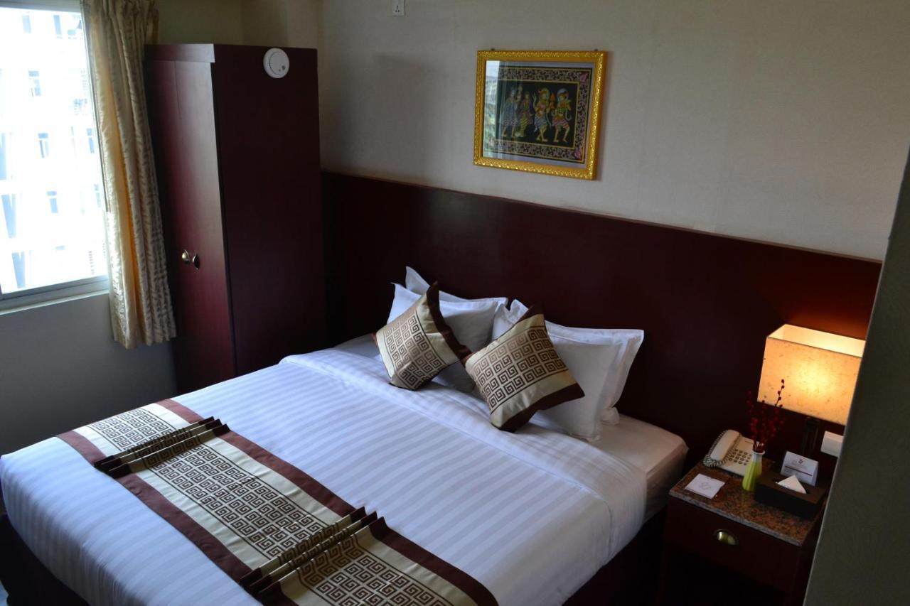 Hotel Broadway יאנגון מראה חיצוני תמונה