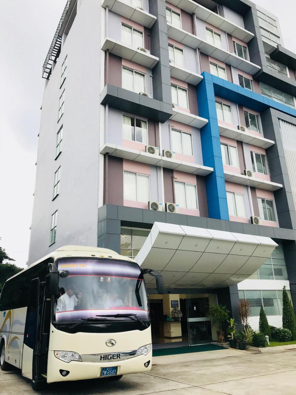 Hotel Broadway יאנגון מראה חיצוני תמונה