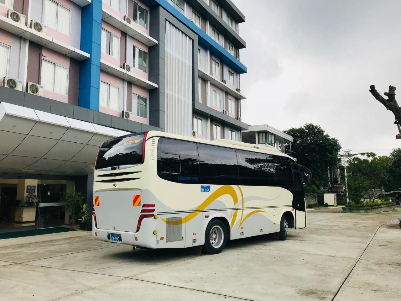 Hotel Broadway יאנגון מראה חיצוני תמונה