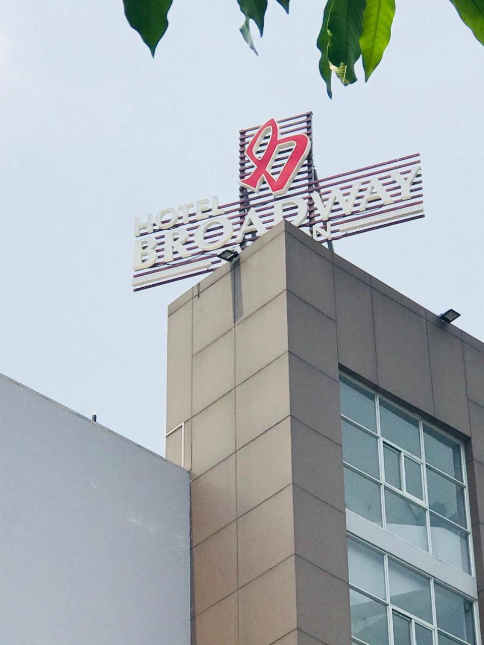 Hotel Broadway יאנגון מראה חיצוני תמונה